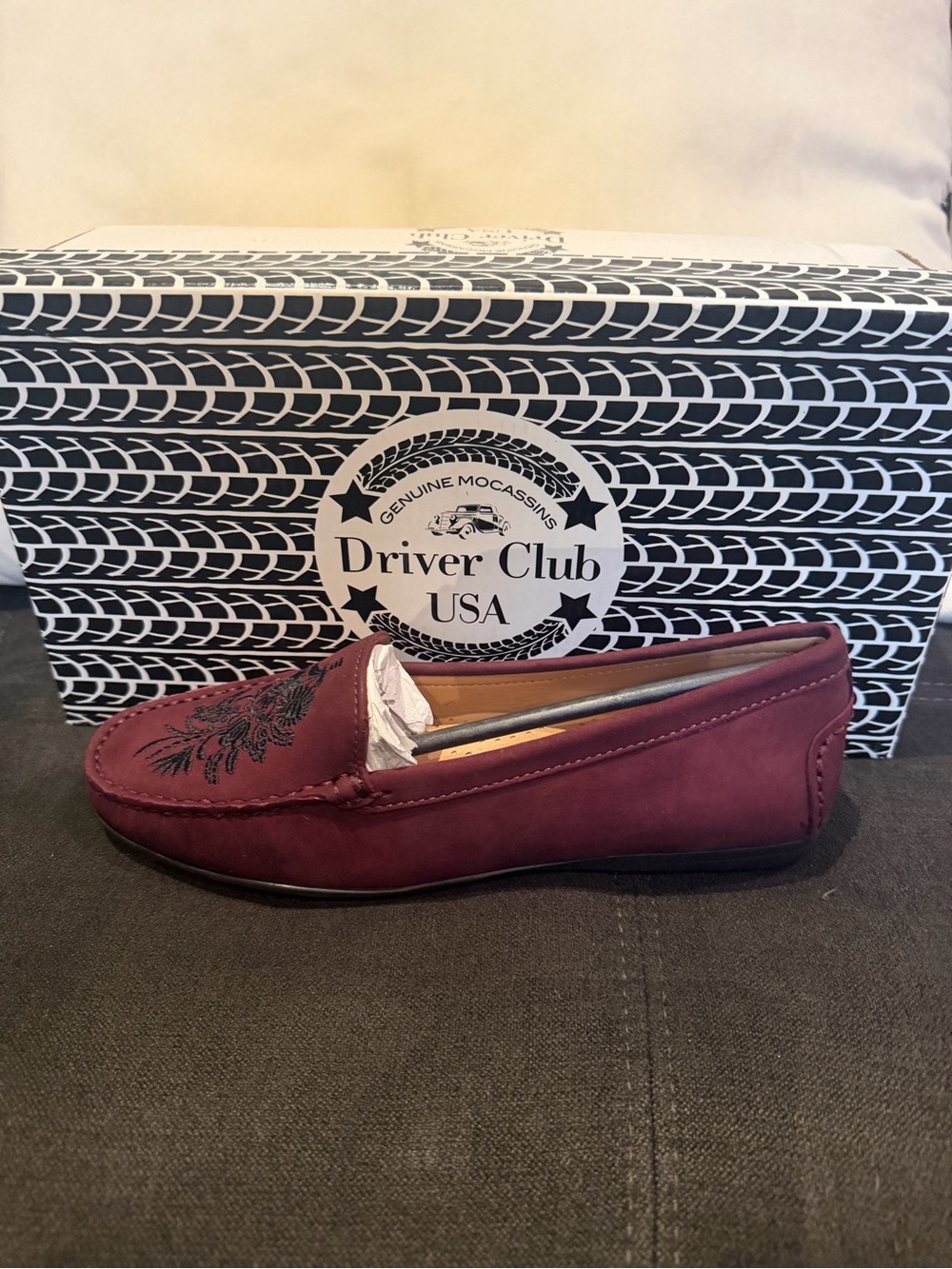 Driver Club USA Women’s Nashville Loafer Shoes Wine Nubuck Size 5.5 M